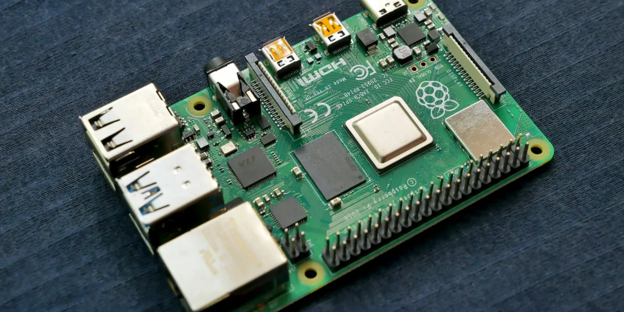 Digital Signage Without a Raspberry Pi: The Simple & Free Alternative for Your Display Advertising