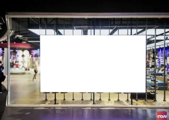 Digital Signage in Storefronts: The Comprehensive Guide to Displays, Brightness (Nits), and Sun Protection