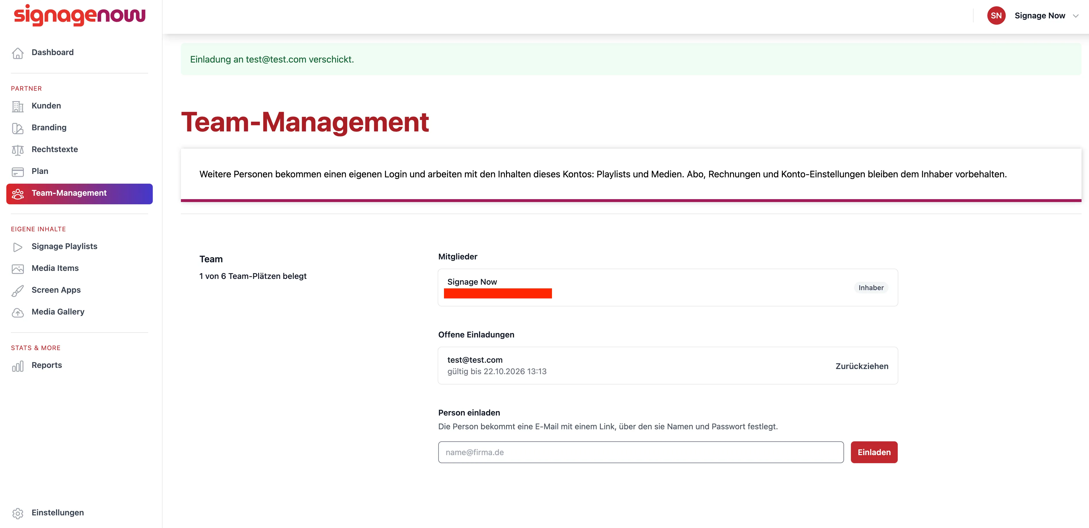 SignageNow ist durch die Team und Rollenverwaltung ideal für größere Teams und Unternehmen geeignet