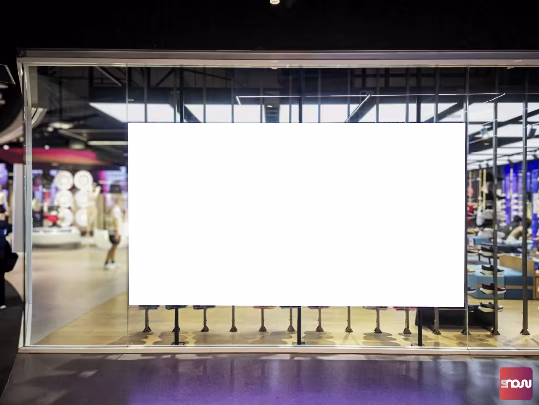 Digital Signage in Storefronts: The Comprehensive Guide to Displays, Brightness (Nits), and Sun Protection